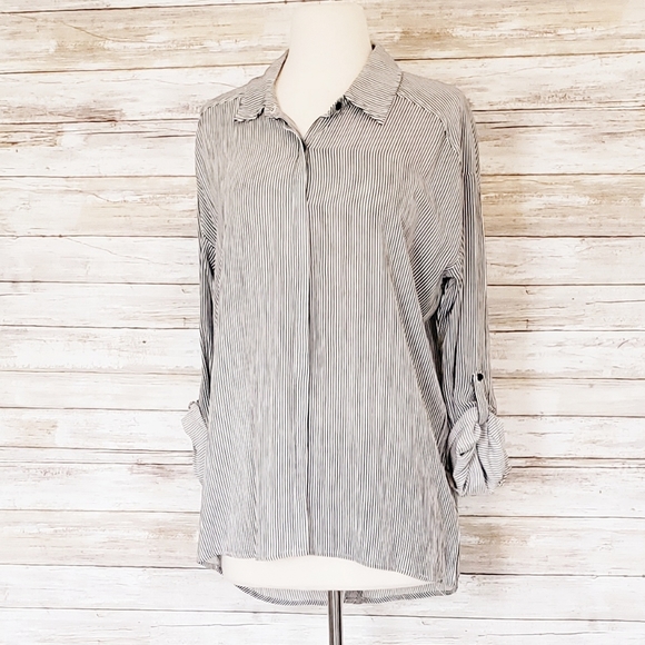 Cupcakes and Cashmere Crossover Back Hi Low Hem S - Picture 2 of 12